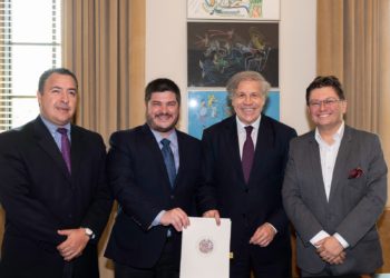 FUSADES y Luis Almagro conversan sobre los retos del acceso a la información pública y la libertad de expresión