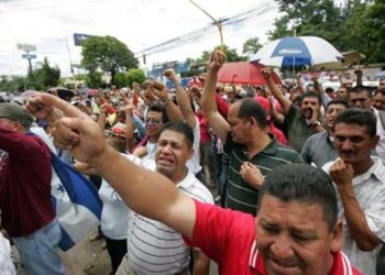 Por segundo día siguen las protestas de maestros y médicos en Honduras