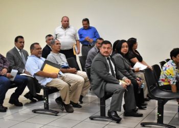 Raúl Mijango, Nelson Rauda y 16 más enfrentan nuevo juicio por caso «tregua entre pandillas»