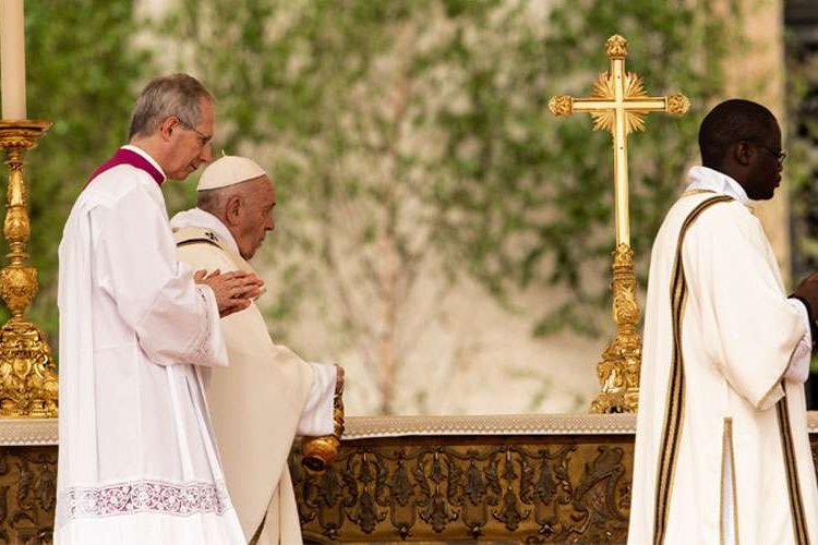 Papa Francisco pide en su mensaje de Pascua «responsabilidad política» en Venezuela
