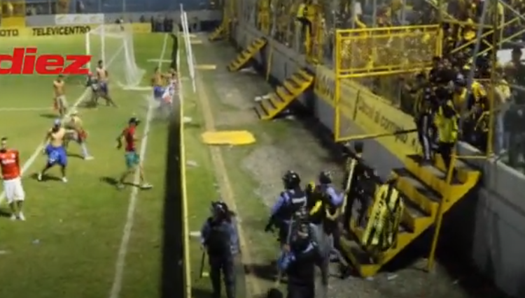 VIDEO | Violencia en la final del fútbol hondureño
