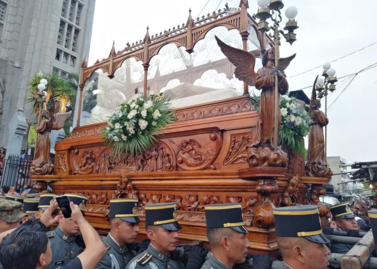 Procesión de El Santo Entierro en Imágenes
