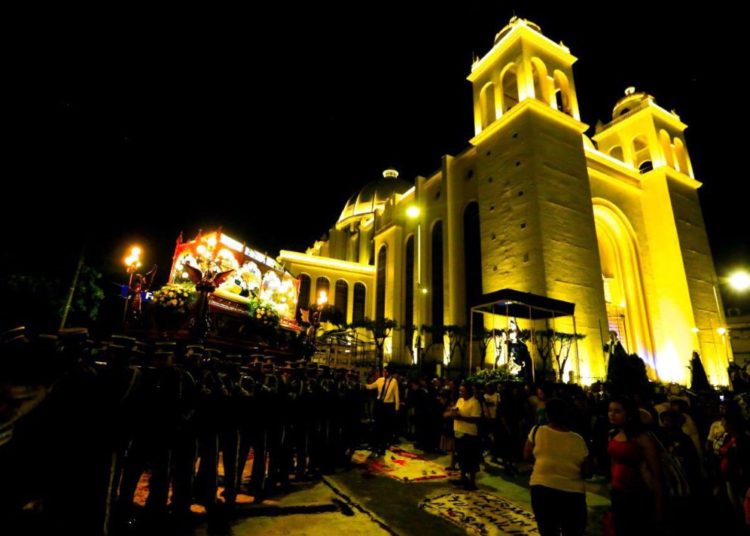 Procesión de El Santo Entierro en Imágenes