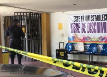 Delincuentes atacan a balazos a un pandillero dentro de la Unidad de Salud de San Jacinto