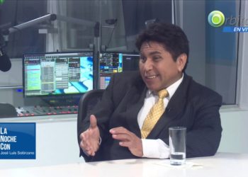 Ulises del Dios Guzmán: «La gente disfruta los conflictos entre los poderes con Nayib Bukele»