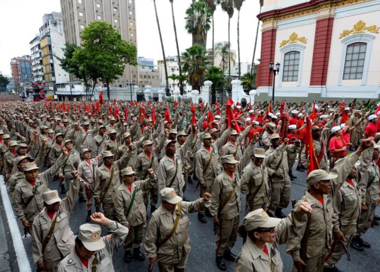 Maduro quiere un millón de milicianos más