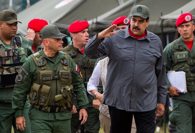 Maduro llama a los militares a prepararse ante un eventual ataque de EE.UU.