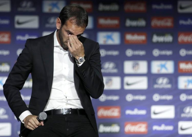 Diego Godín se despide entre lágrimas del Atlético de Madrid