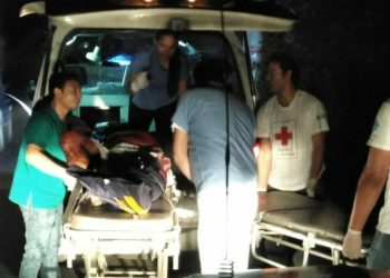 Motociclista y acompañante sufren accidente de tránsito cerca del cuartel El Paraiso en Chalatenango