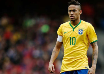 Exfutbolista pide que le retiren el brazalete de capitán a Neymar