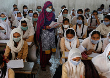 Se suicidan 21 estudiantes tras reprobar un examen en la India