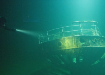 (VIDEO) Intentan rescatar valiosos cuadros de un barco hundido hace más de un siglo