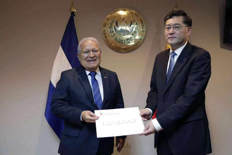 Sánchez Cerén asegura que apertura de relaciones con China fue una de sus mejores decisiones