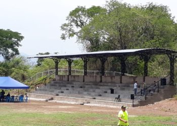 Remodelan cancha en municipio de Chalatenango con cero homicidios