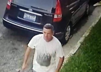 Captan a sujetos en el momento que roban llantas en la colonia Escalón