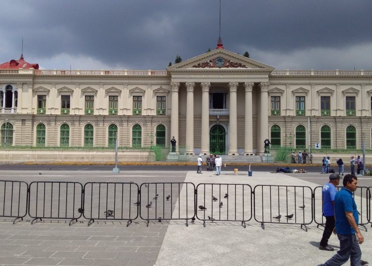 Cierran calles aledañas a Plaza Gerardo Barrios hasta Toma de Posesión