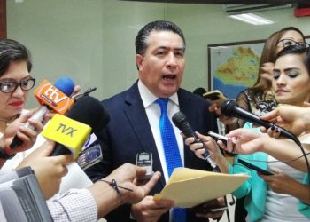 Piden reformar Código Electoral para evitar que personas anden con distintivos políticos en centros de votación