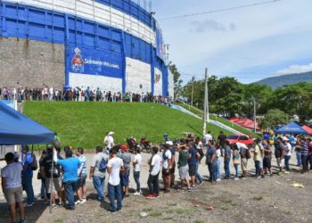 Aficionados de Alianza agotan entradas de Sol y Platea