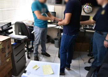 FGR incauta computadoras y documentos de Inclusión Social