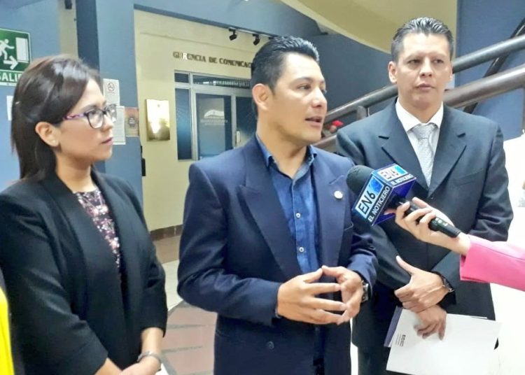 Piden que reuniones de funcionarios sean de carácter público