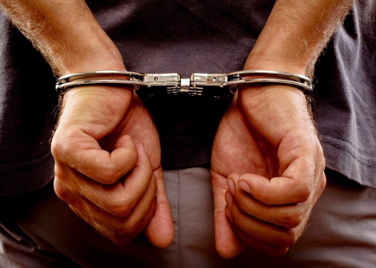 Condenan a hombre por tener relaciones sexuales con la hija de su expareja