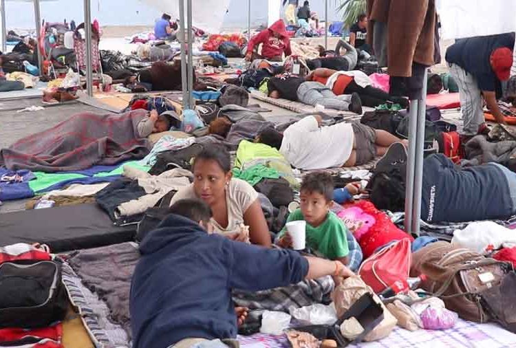 Unos 6 mil migrantes que han solicitado asilo en EE.UU. viven desamparados en México