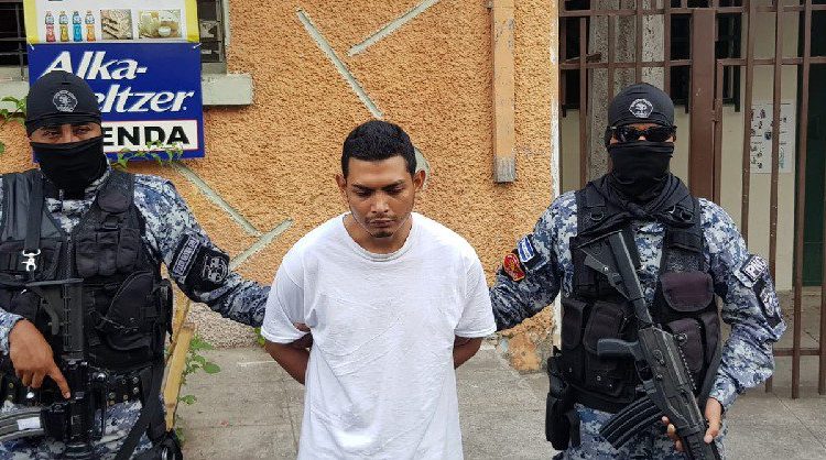 Cárcel para sujeto que apuñaló a corredora en Santa Elena