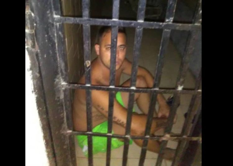 Filtran imágenes de fotoperiodista venezolano en una celda de castigo en prisión militar