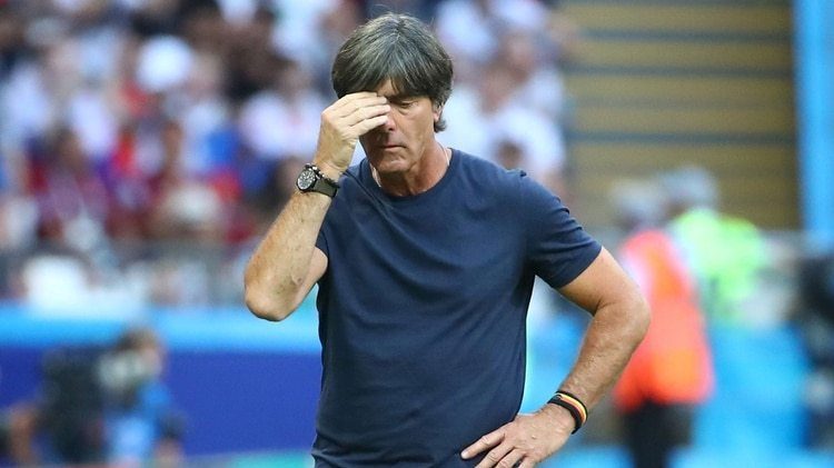 El entrendor de Alemania Joachim Löw fue hospitalizado tras sufrir problemas circulatorios