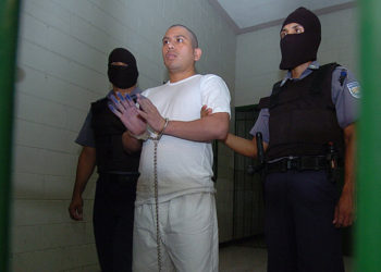 Trasladan a Mario Belloso al hospital Rosales por problemas renales