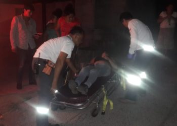 Conductor pierde el control y vuelca cerca del autódromo El Jabalí