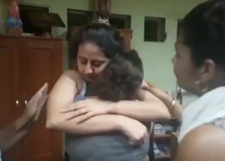 Liberan a líder estudiantil frente a la catedral de Managua