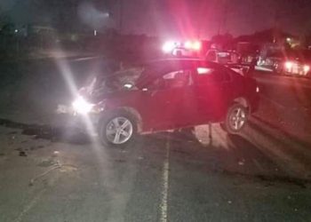 Conductor choca con tráiler y deja un muerto en Acajutla