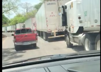 (VIDEO) Transportistas piden la renuncia del director de Aduanas