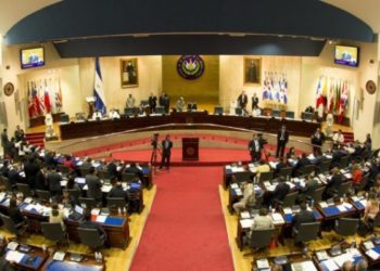 Bukele y su presión en redes sociales frenan de momento aprobación de nueva Ley de Reconciliación