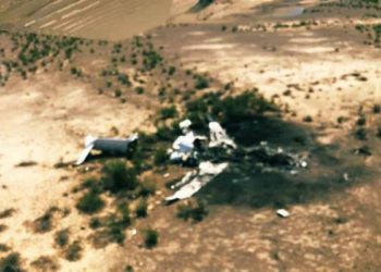 Al menos doce personas mueren al estrellarse avión en México