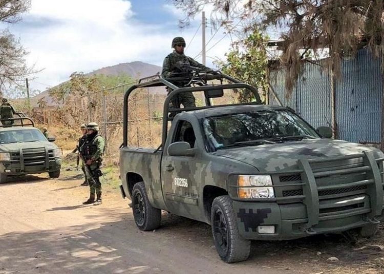 Hallan cuerpos desmembrados en 18 bolsas plásticas en una finca en México