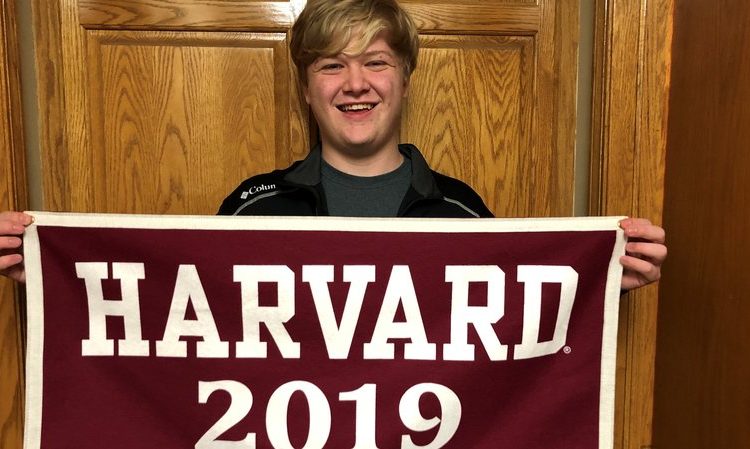 En once días un adolescente en Estados Unidos se graduará de la escuela y la universidad