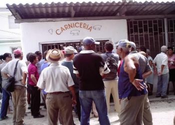 Gobierno cubano raciona venta de productos básicos por crisis económica