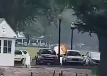 (Video) Hombre se prende fuego cerca de la Casa Blanca