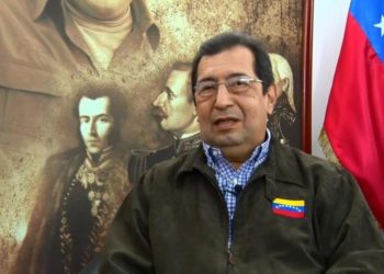 Hermano de Hugo Chávez presenta credenciales para ser embajador de Venezuela en Cuba