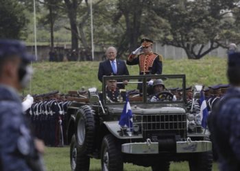 Presidente destaca la lucha de la Fuerza Armada contra el narcotráfico en el día del soldado