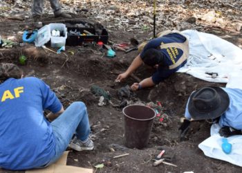 Exhuman ocho cadáveres en Cacaopera relacionados con masacre de El Mozote