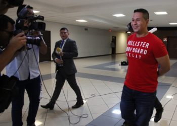 28 de mayo se reanudará juicio contra exagente de la PNC acusado de asesinar a su compañera de vida