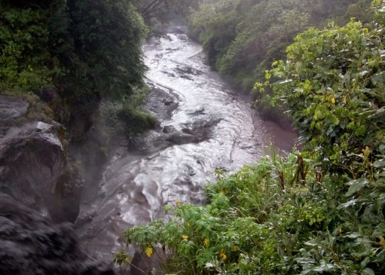 Autoridades guatemalteca temen inundaciones por lahares del Volcán de Fuego