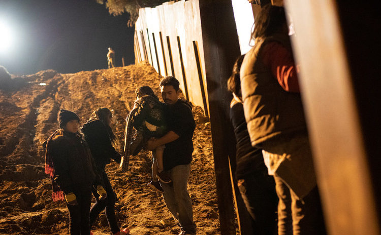 Trump publica video de mil migrantes cruzando ilegalmente frontera de Estados Unidos