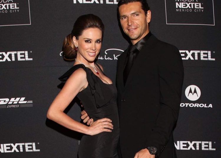 (Vídeo) Marido de Jacky Bracamontes «babea» por otra mujer en Francia