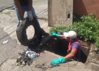 Alcaldía de San Miguel realiza agresivo trabajo de limpieza en tragantes