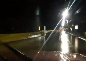 Habilitan paso vehicular en carretera de Los Chorros