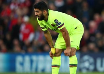 Luis Suárez estará mes y medio de baja